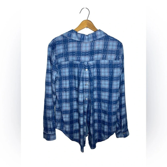 CHELSEA & THEODORE Plaid V Neck Collard Button Down Button Back Blouse - Picture 7 of 10